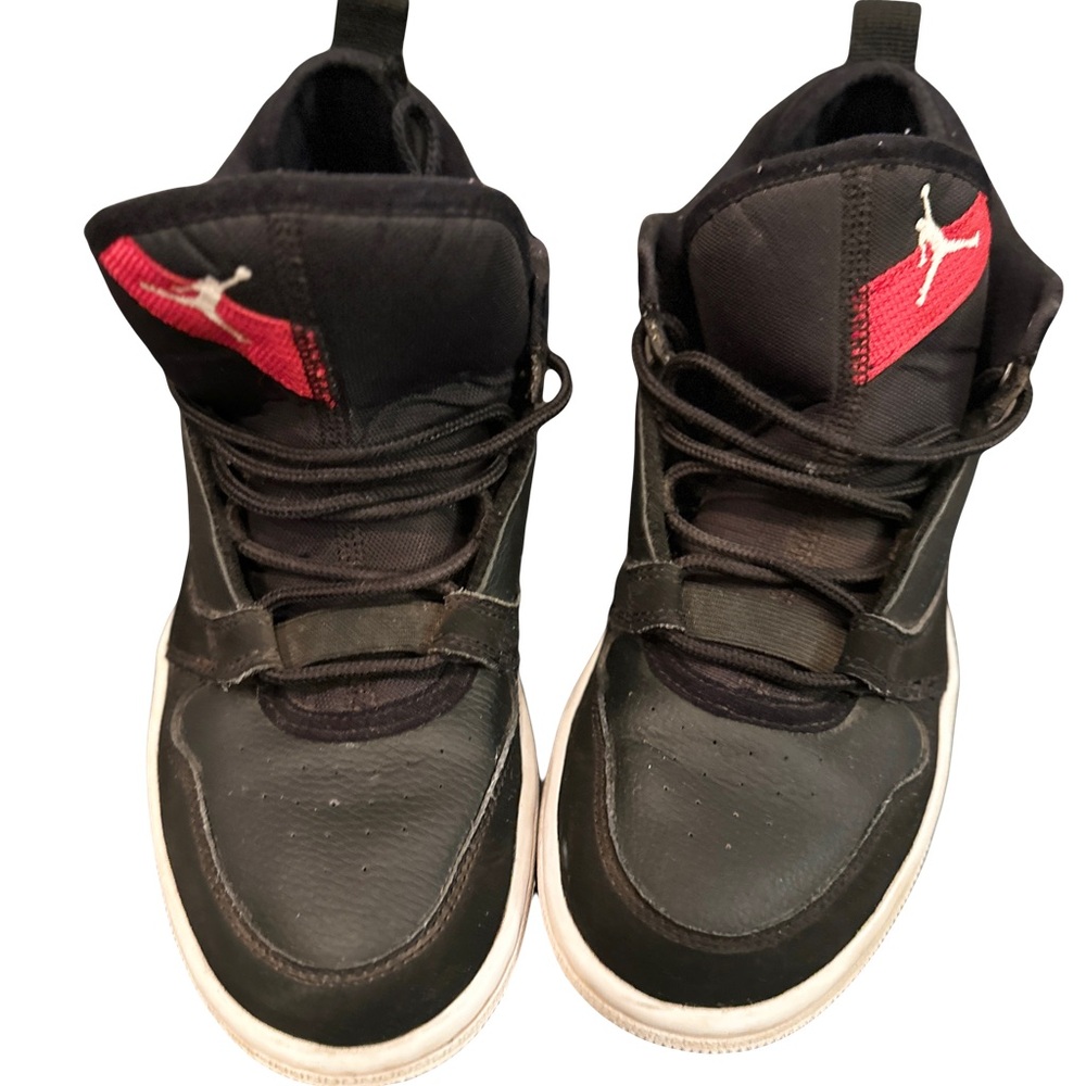 Air Jordan big boy size 5.5 Y